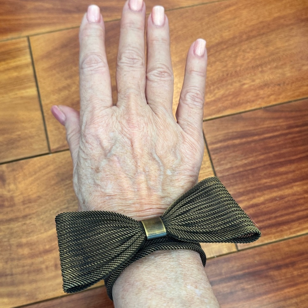 Mesh Bow Bracelet antique finish